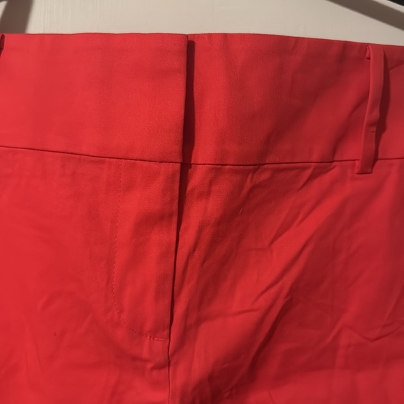Ann Taylor NWT Signature 4 1/2" Inseam Coral shorts Size 14 - Picture 3 of 9